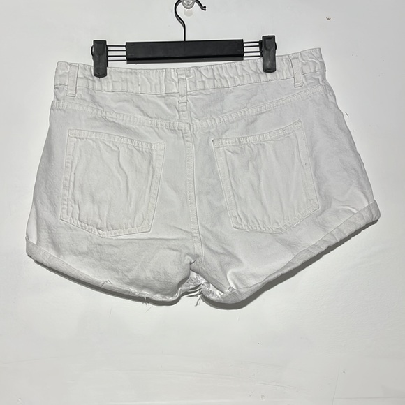 Cotton On Mid Rise Saturday White Cuffed Denim Shorts Size 8 - Picture 6 of 9